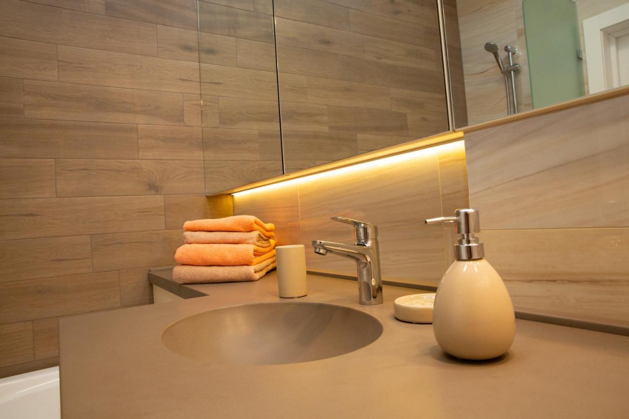 Comfortable Apartments French Quarter Акумулятори Світло Інтернет Завжди Kiev Bagian luar foto