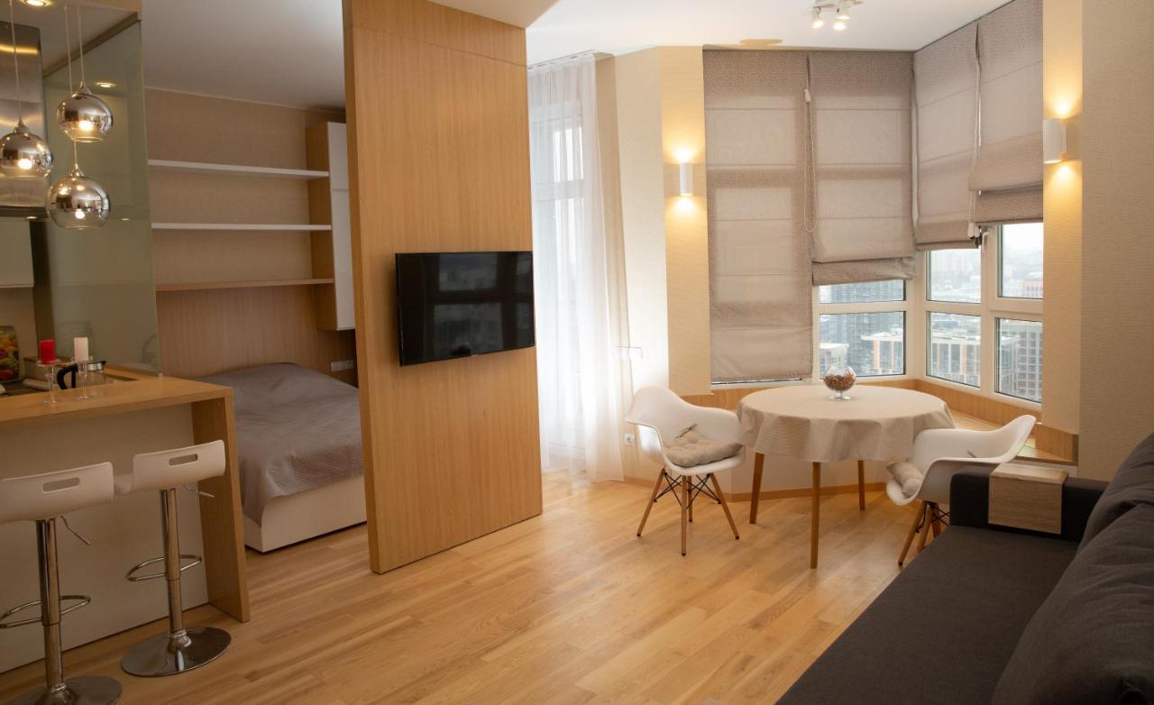 Comfortable Apartments French Quarter Акумулятори Світло Інтернет Завжди Kiev Bagian luar foto