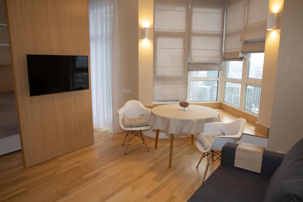 Comfortable Apartments French Quarter Акумулятори Світло Інтернет Завжди Kiev Bagian luar foto