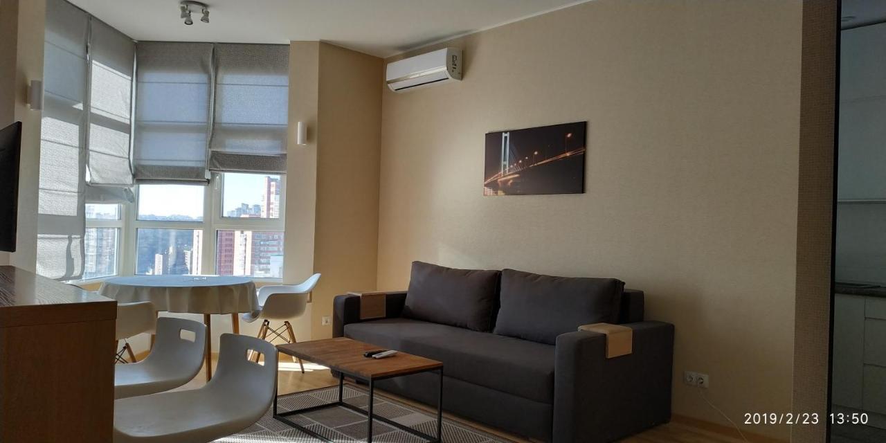 Comfortable Apartments French Quarter Акумулятори Світло Інтернет Завжди Kiev Bagian luar foto