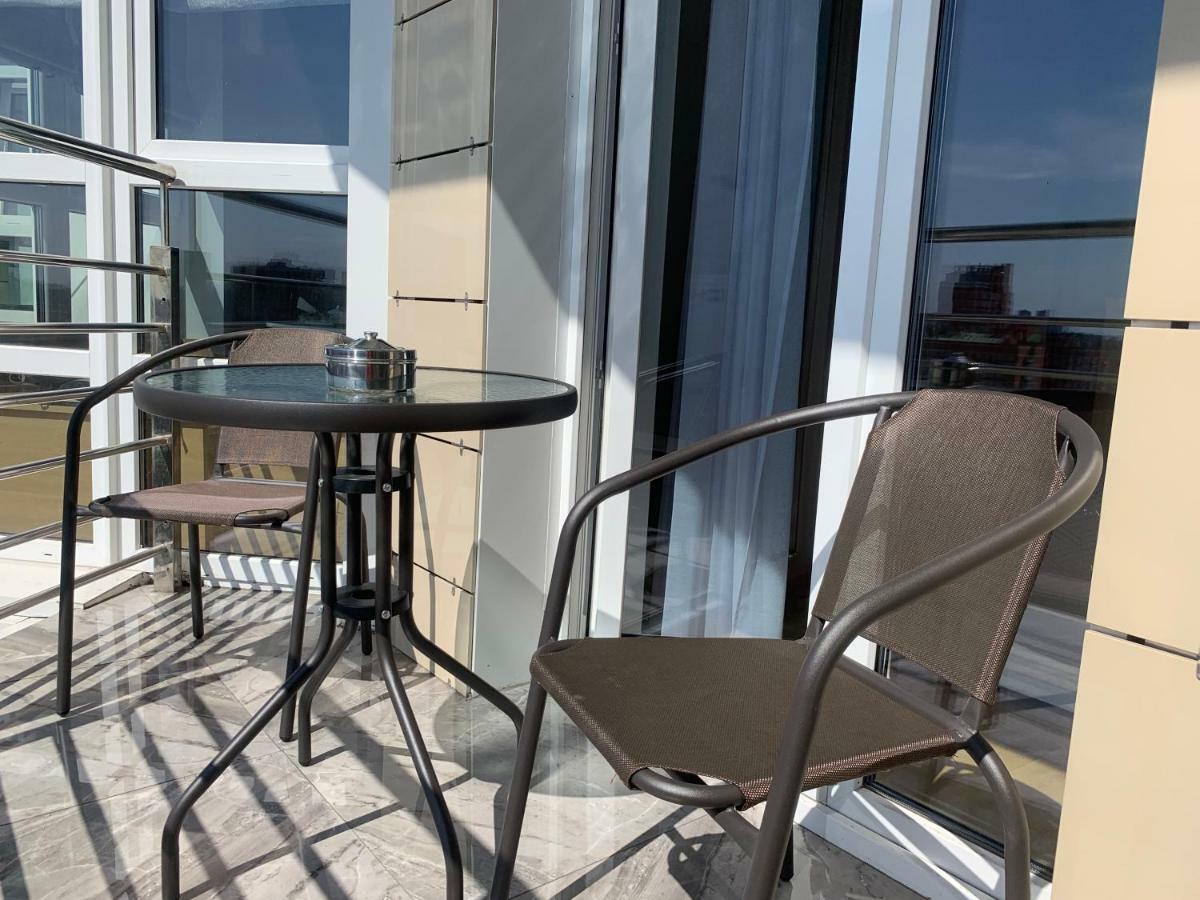 Comfortable Apartments French Quarter Акумулятори Світло Інтернет Завжди Kiev Bagian luar foto