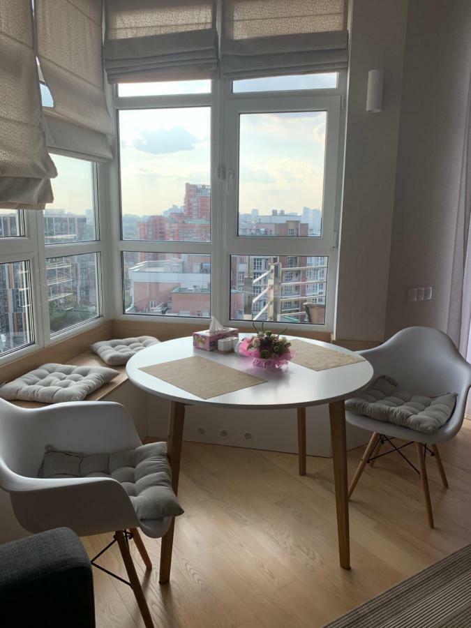 Comfortable Apartments French Quarter Акумулятори Світло Інтернет Завжди Kiev Bagian luar foto